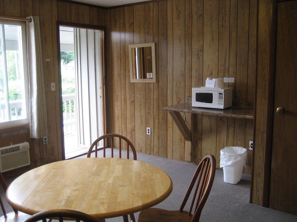 Golden Sands Resort Lake George Exterior photo