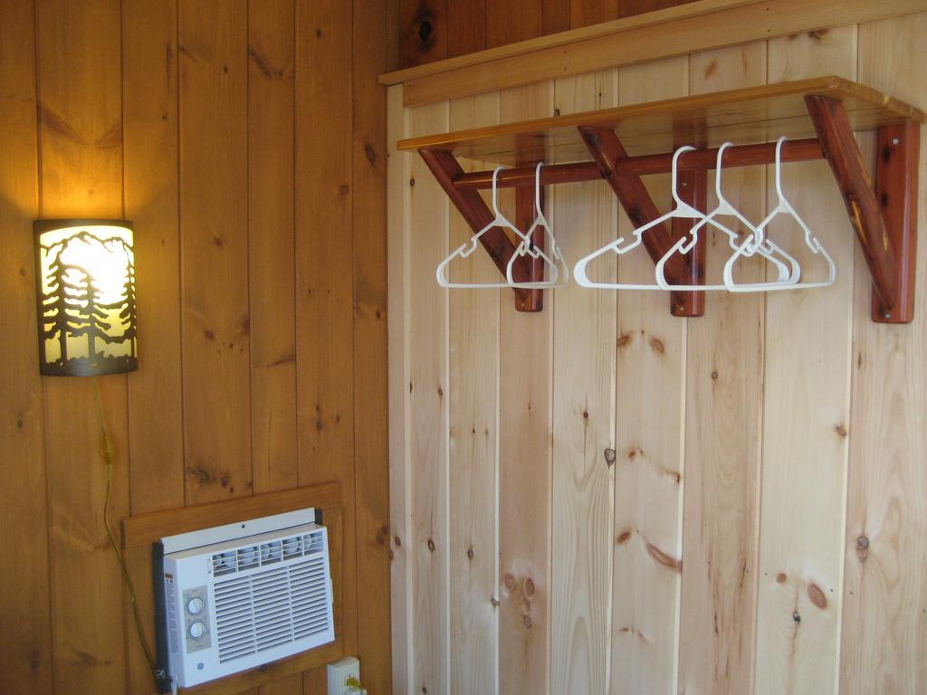 Golden Sands Resort Lake George Exterior photo