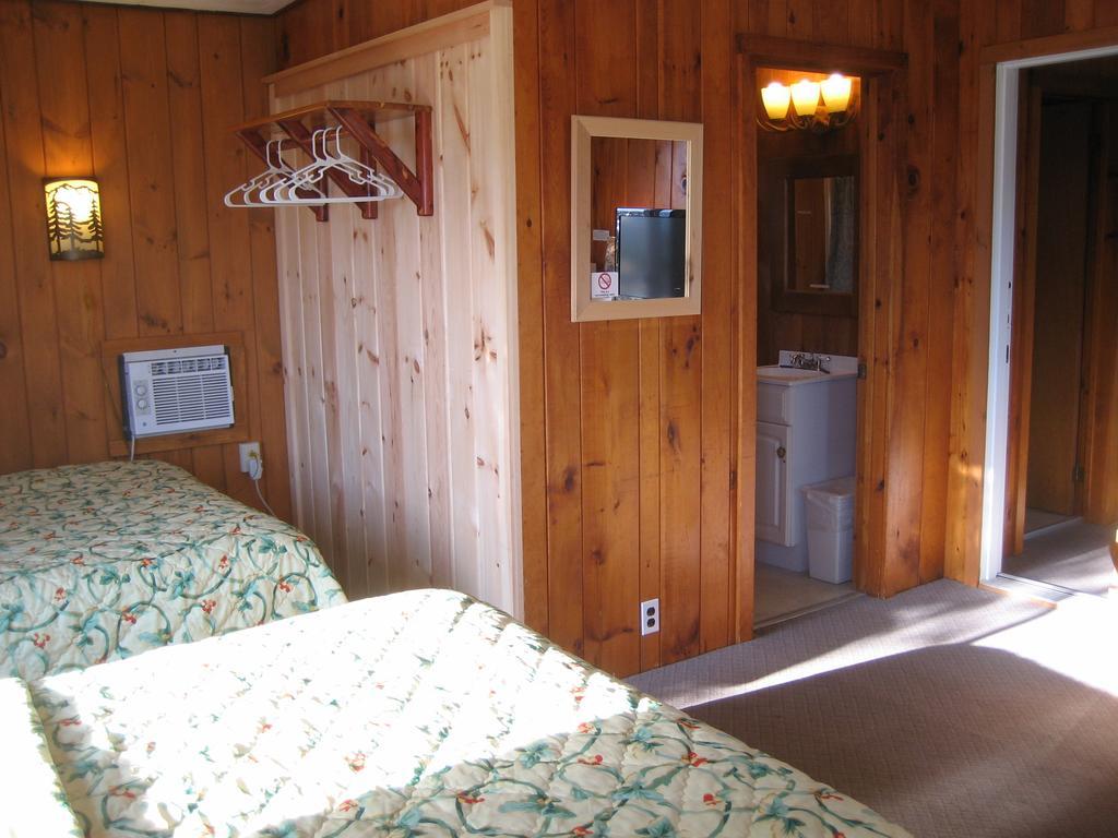 Golden Sands Resort Lake George Exterior photo