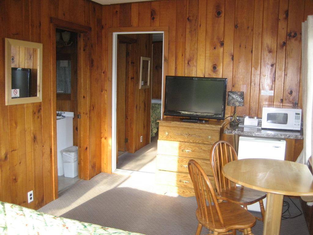 Golden Sands Resort Lake George Exterior photo