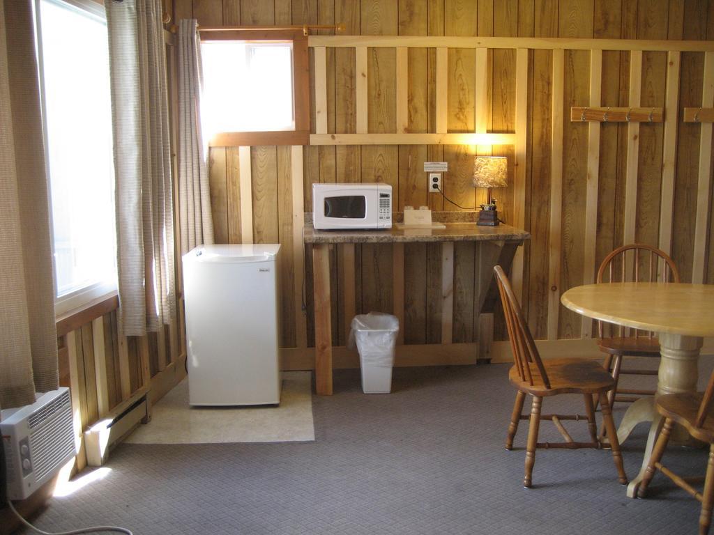Golden Sands Resort Lake George Exterior photo