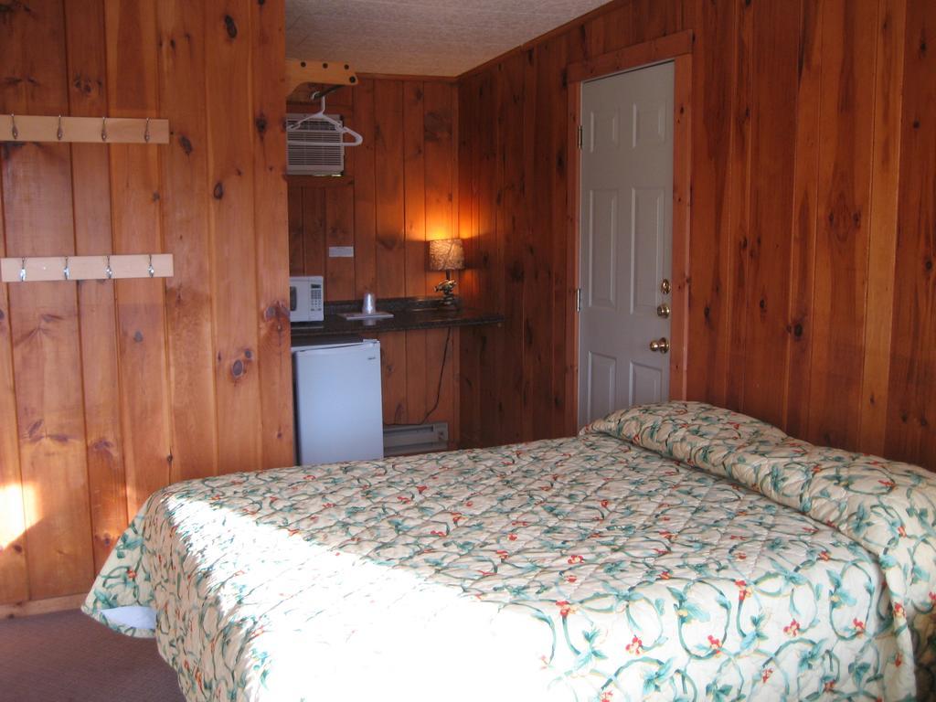 Golden Sands Resort Lake George Exterior photo