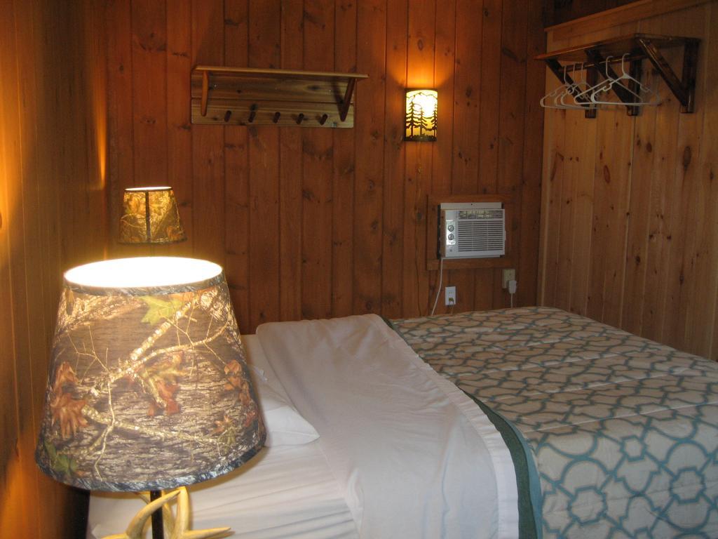 Golden Sands Resort Lake George Exterior photo