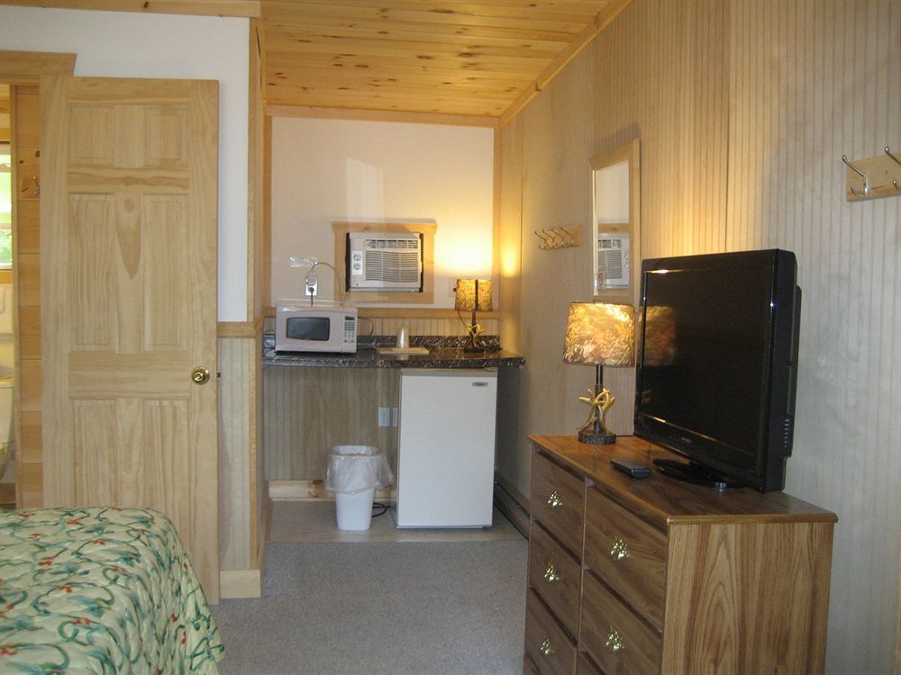 Golden Sands Resort Lake George Exterior photo