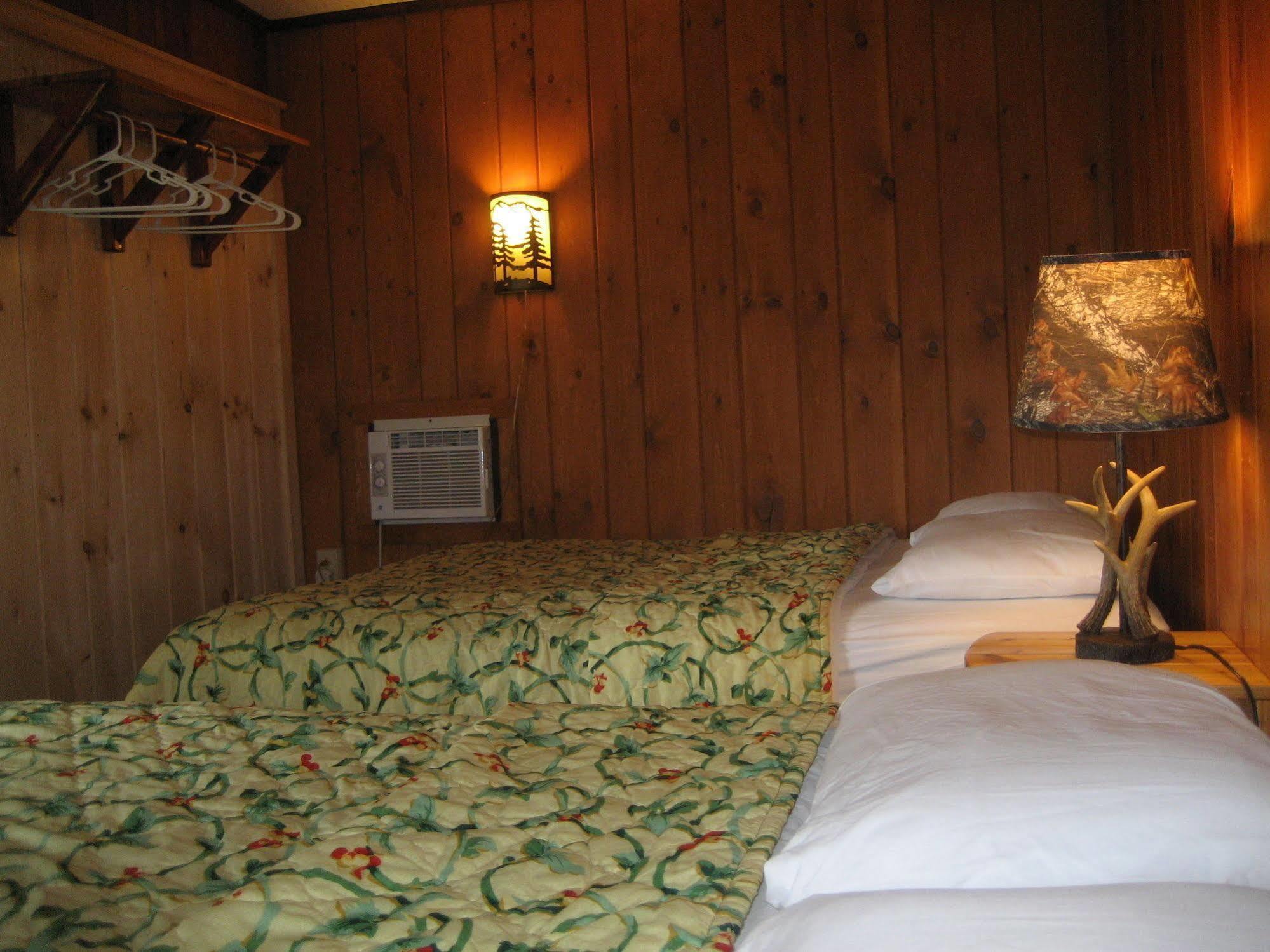 Golden Sands Resort Lake George Exterior photo